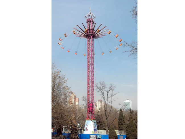 高空飛翔（山西太原（yuán）迎澤公園）.jpg